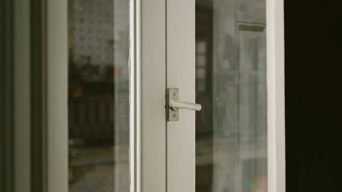 garde corps porte fenetre aluminium — Garde corps porte fenêtre aluminium : comprendre et agir
